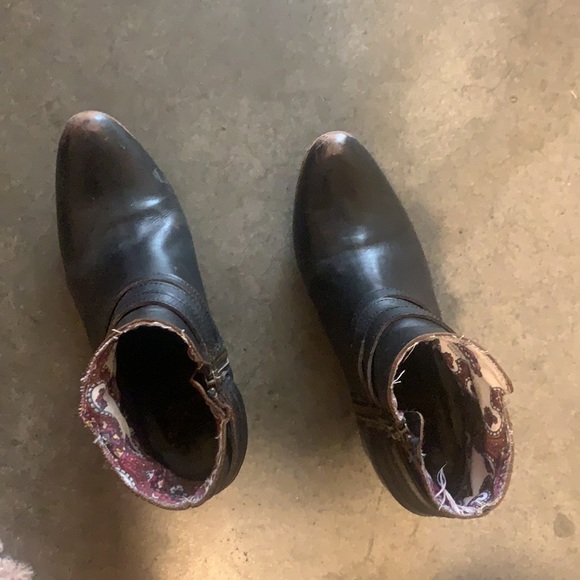 Freebird by Steven size 9 leather ankle booties - Picture 4 of 10
